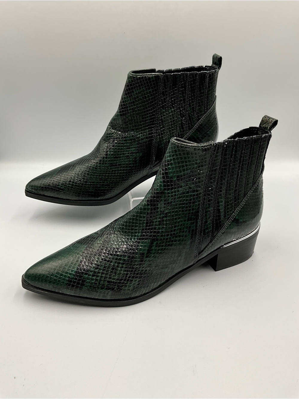 Marc Fisher Booties Size 8.5 Green Faux-Snakeskin Pointed Ankle Booties - Picture 3 of 8
